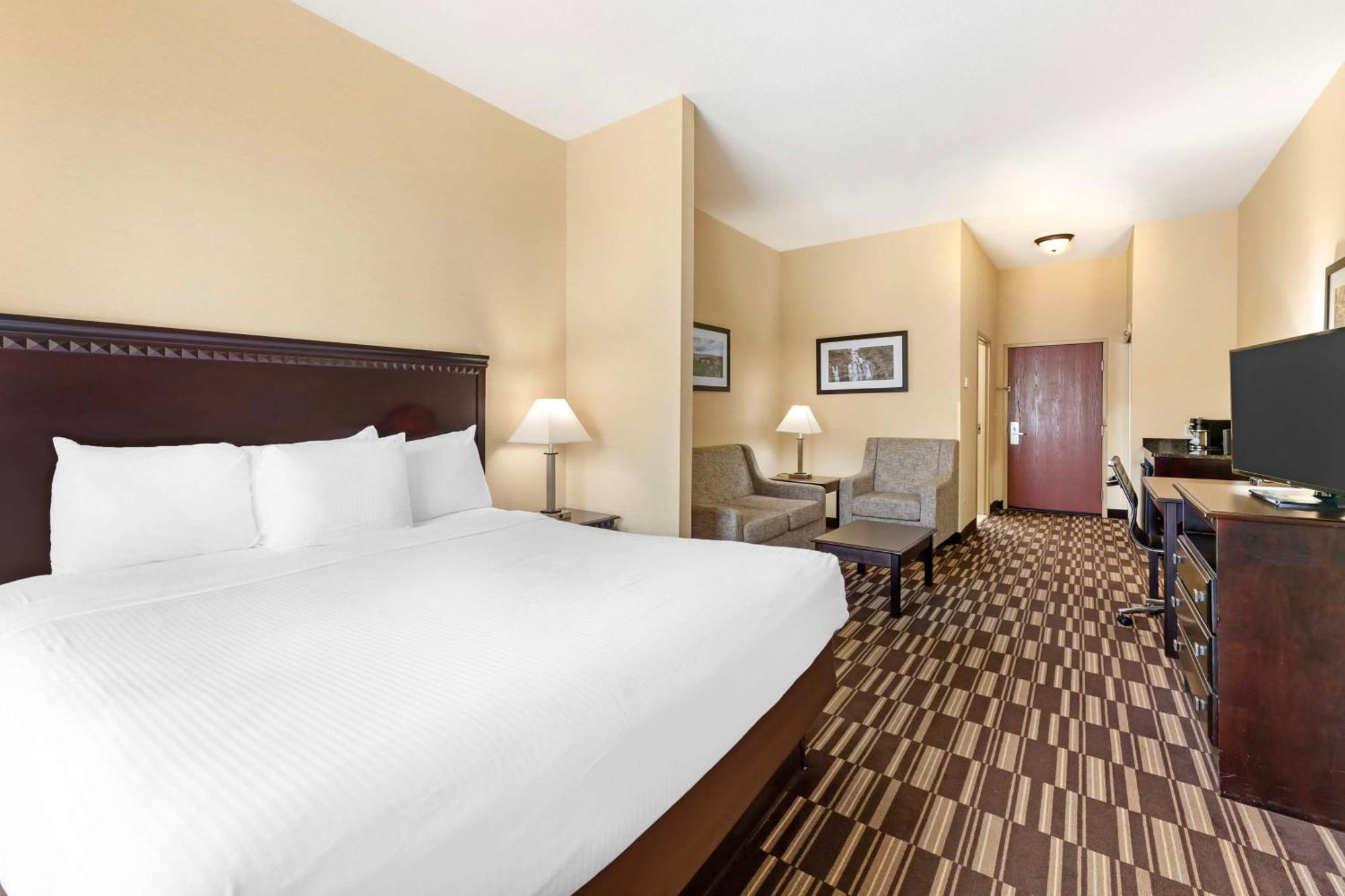 Best Western Plus Victor Inn & Suites Exterior photo